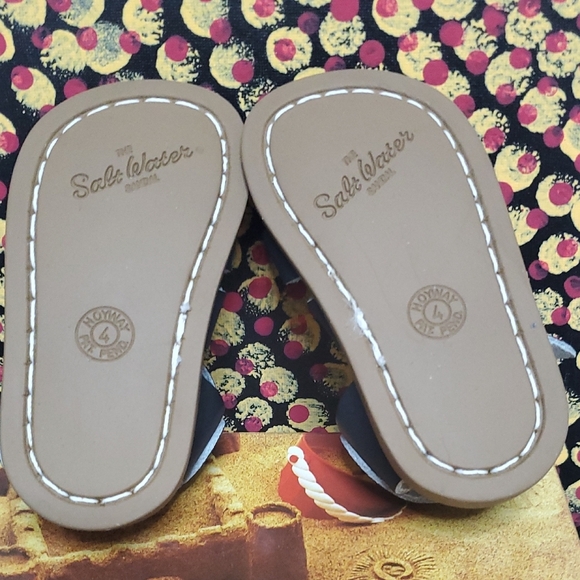 Salt Water Sandals by Hoy Black Sandals Comfortable Versatile - Picture 4 of 9